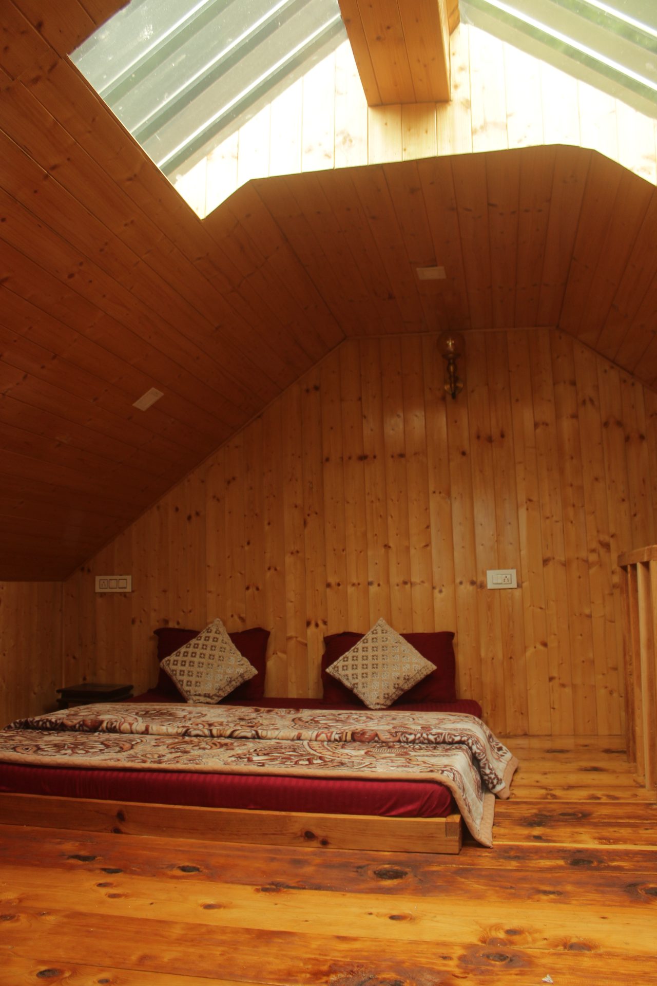 Latoda Wooden Cottage — photo 15 of 19