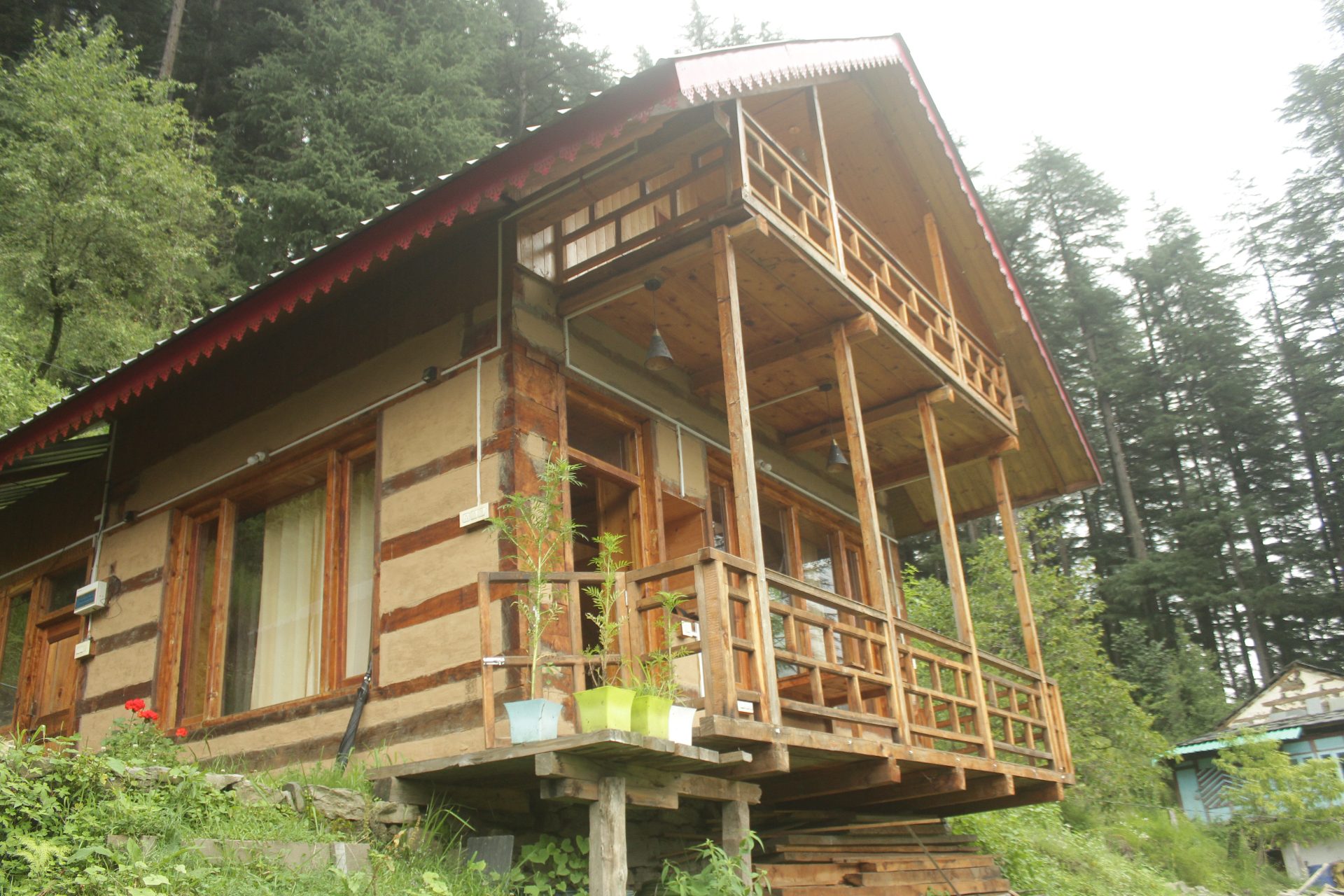Latoda Wooden Cottage