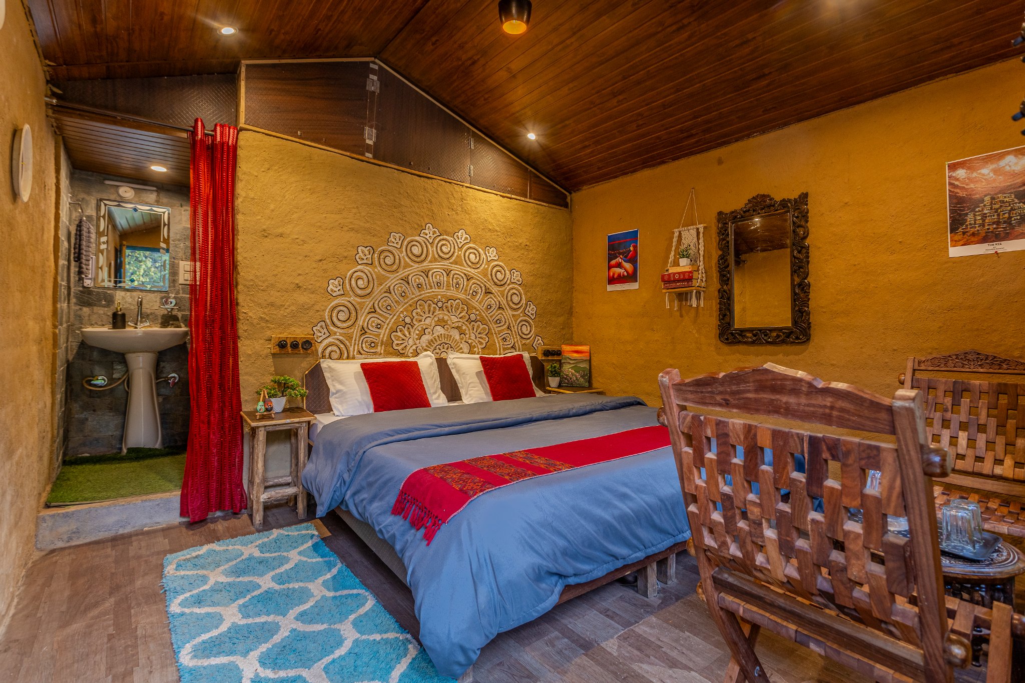 Monkey Mud House & Glamps — photo 7 of 16